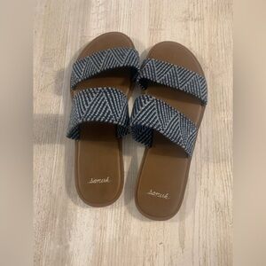 Sanuk Womens sandals